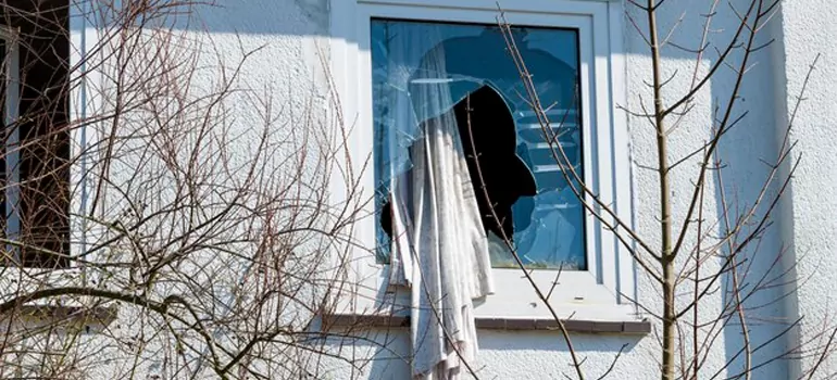 Storm Window Installation Contractors in Surrey, British Columbia